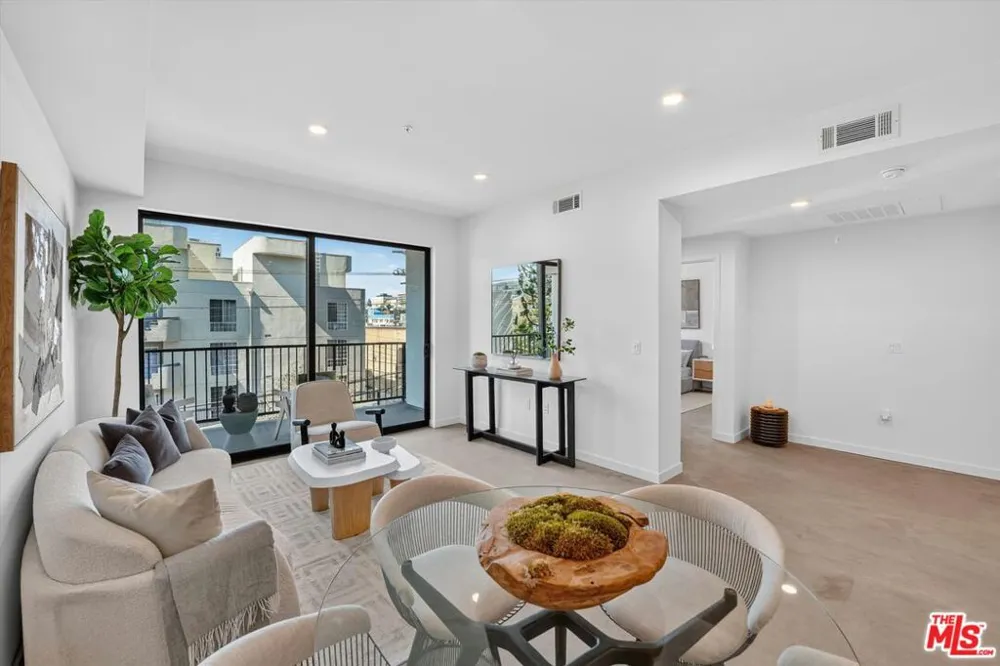 904 S New Hampshire Avenue #407 Los Angeles, CA 90006