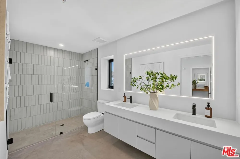 904 S New Hampshire Avenue #407 Los Angeles, CA 90006