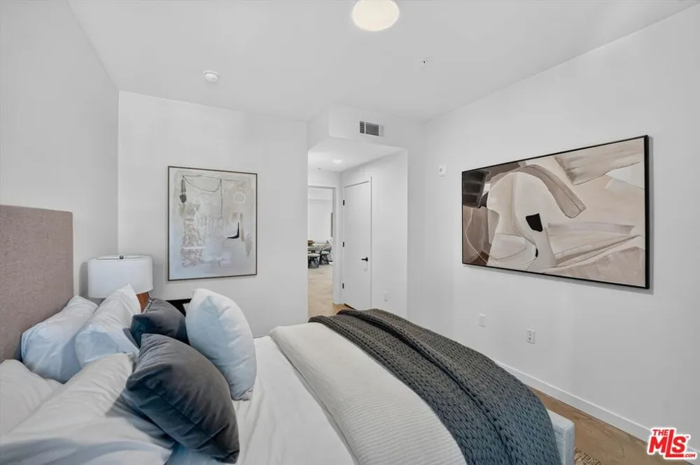 904 S New Hampshire Avenue #407 Los Angeles, CA 90006