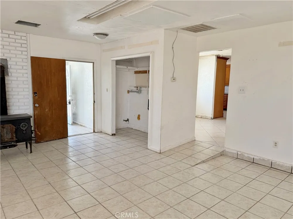 30819 Athol Newberry Springs, CA 92365