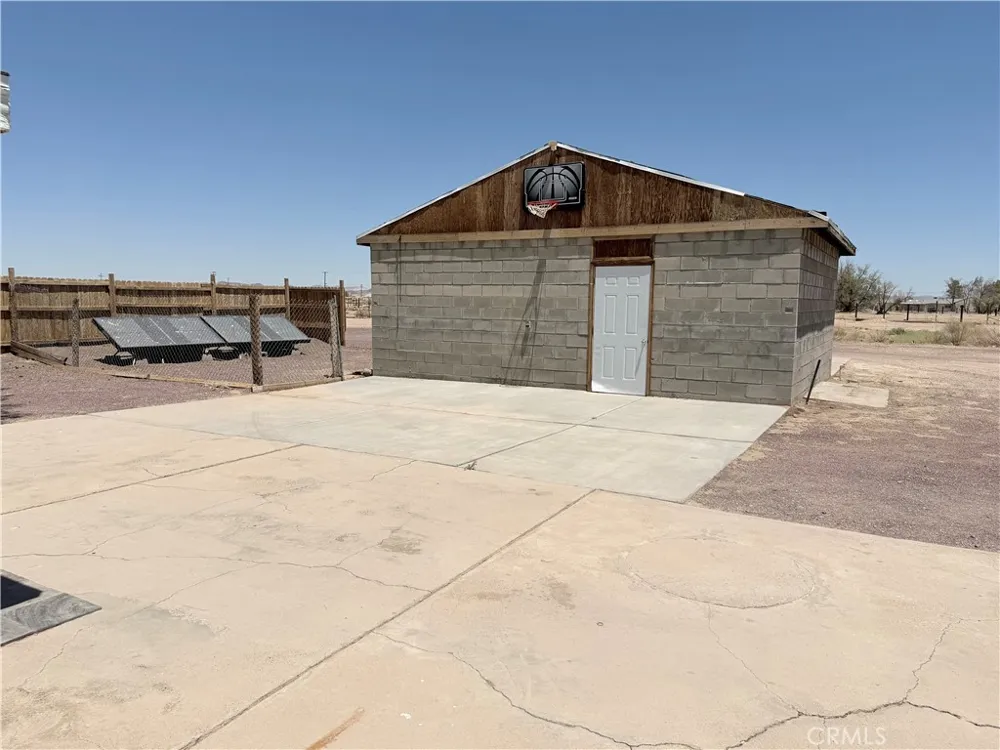 30819 Athol Newberry Springs, CA 92365