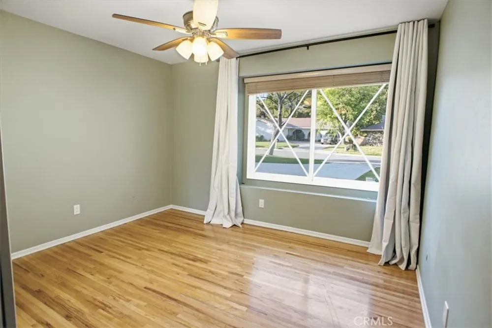 22220 Barbacoa Drive Saugus, CA 91350
