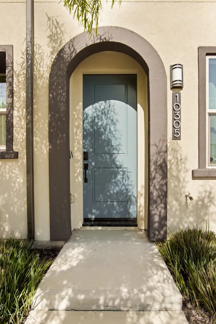 10305 Triple Crown Lane Cypress, CA 90720