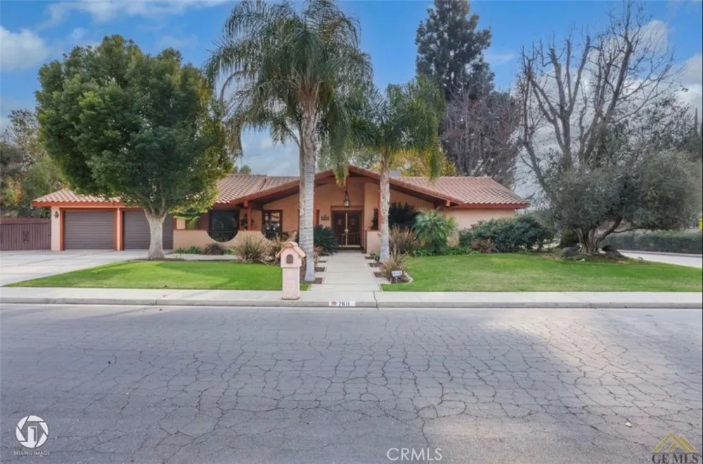 7611 De Colores Court Bakersfield, CA 93309