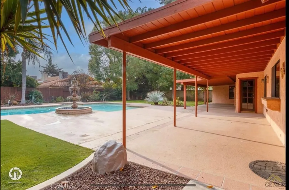 7611 De Colores Court Bakersfield, CA 93309