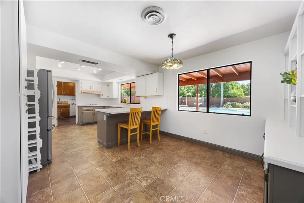 7611 De Colores Court Bakersfield, CA 93309