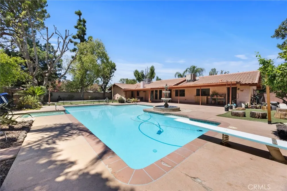 7611 De Colores Court Bakersfield, CA 93309
