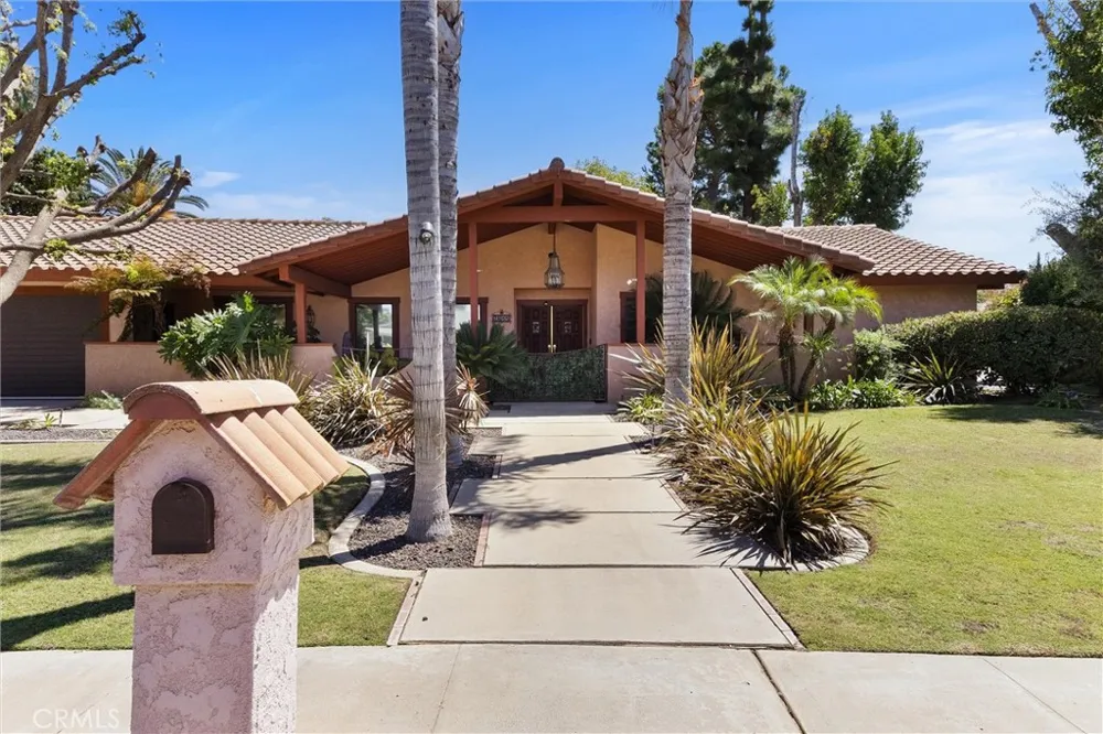7611 De Colores Court Bakersfield, CA 93309