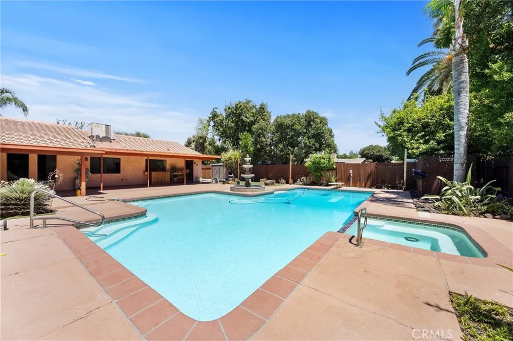 7611 De Colores Court Bakersfield, CA 93309