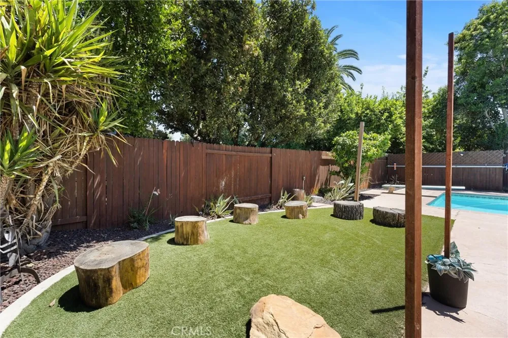 7611 De Colores Court Bakersfield, CA 93309