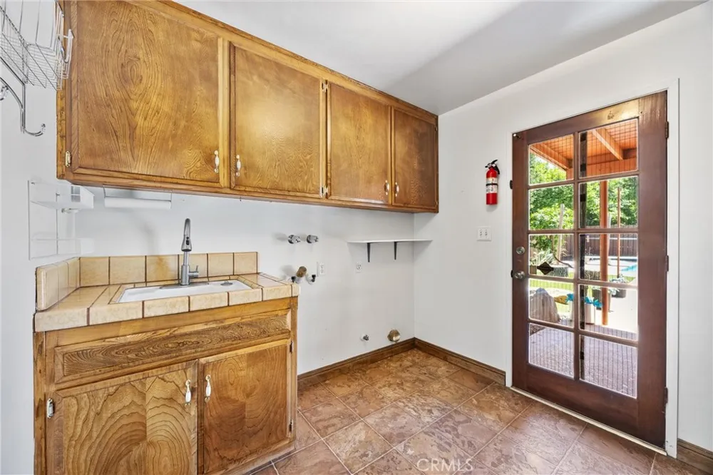7611 De Colores Court Bakersfield, CA 93309