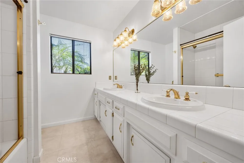 7611 De Colores Court Bakersfield, CA 93309