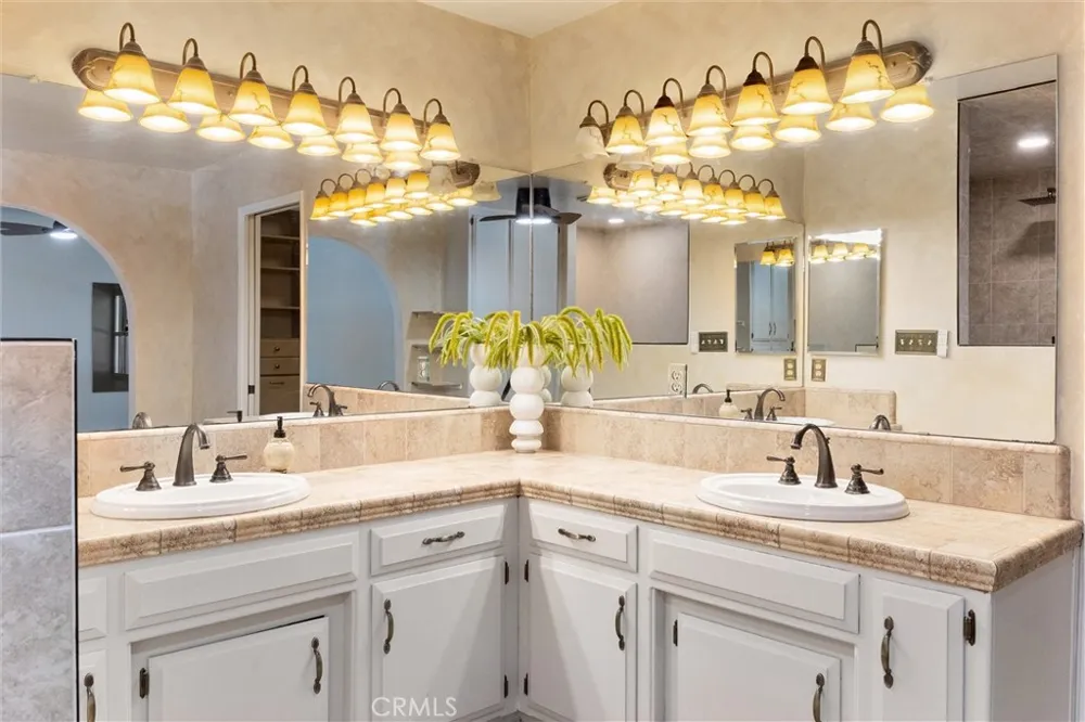 7611 De Colores Court Bakersfield, CA 93309