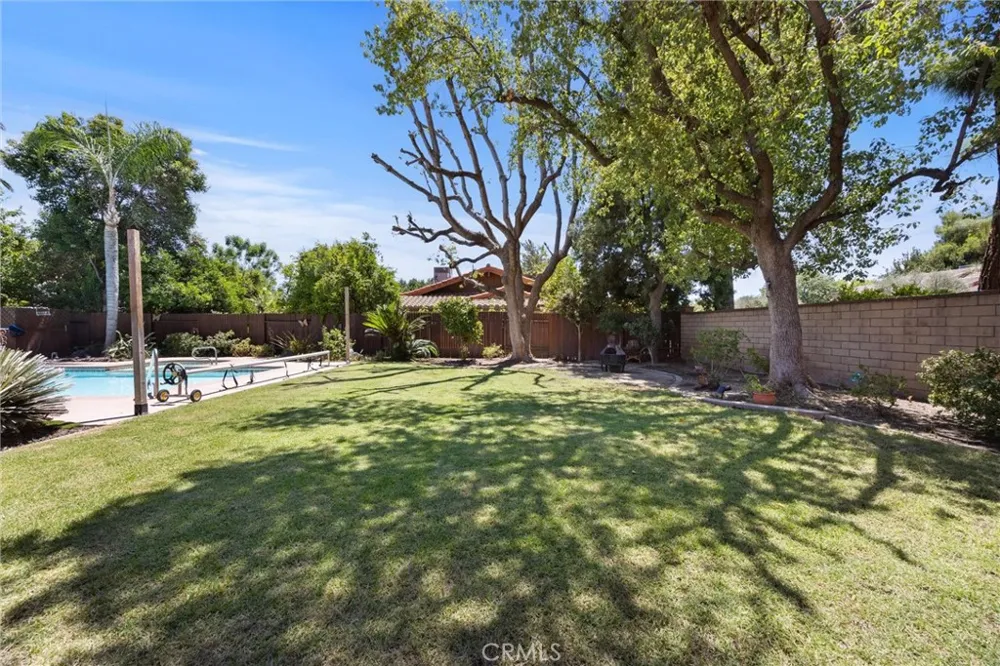 7611 De Colores Court Bakersfield, CA 93309