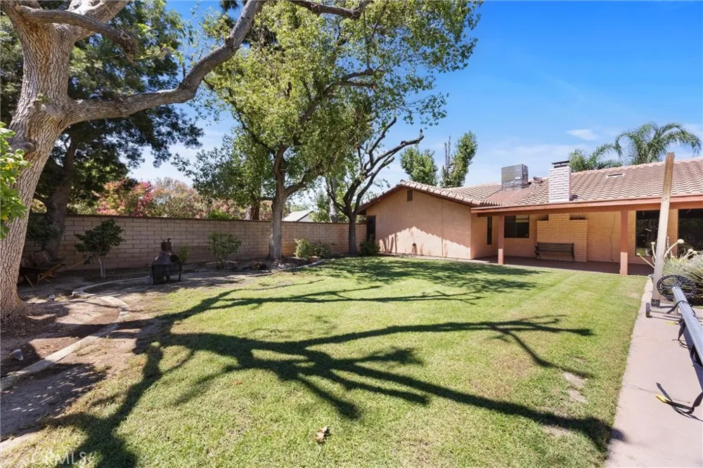 7611 De Colores Court Bakersfield, CA 93309