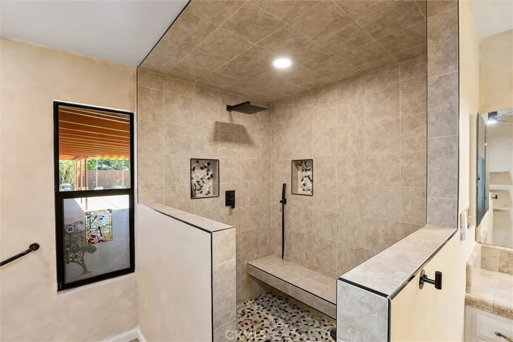7611 De Colores Court Bakersfield, CA 93309