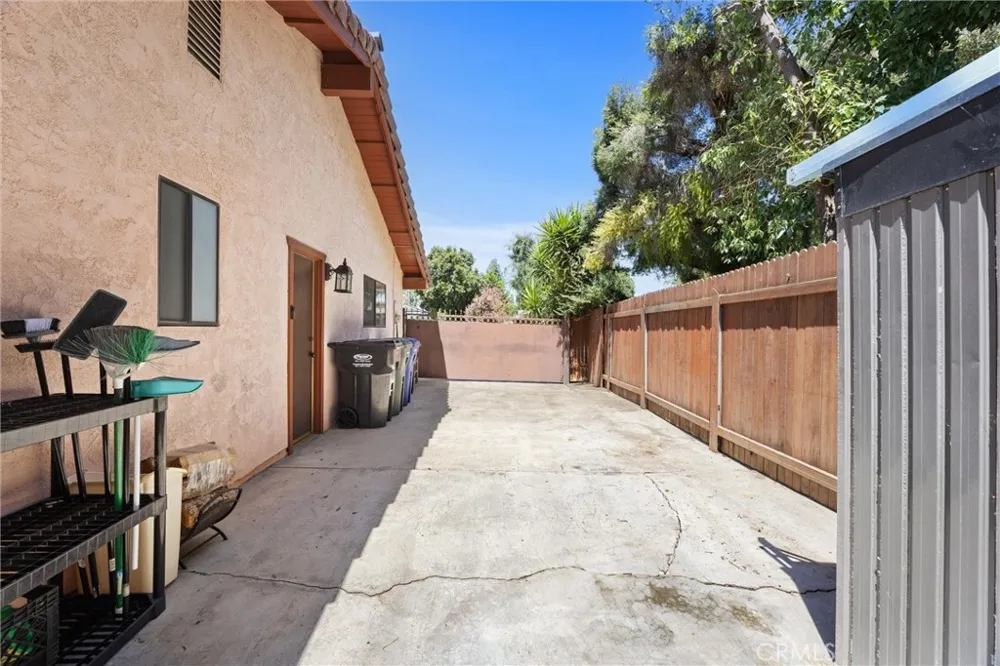 7611 De Colores Court Bakersfield, CA 93309