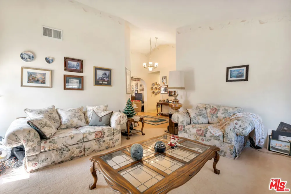 11734 Chisholm Court Agua Dulce, CA 91390