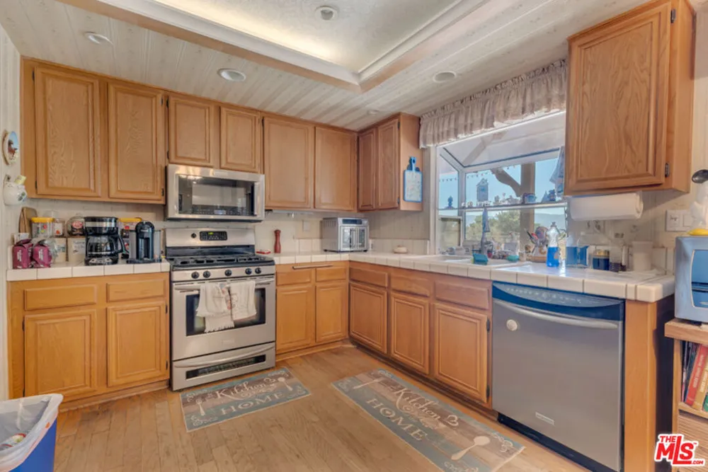 11734 Chisholm Court Agua Dulce, CA 91390