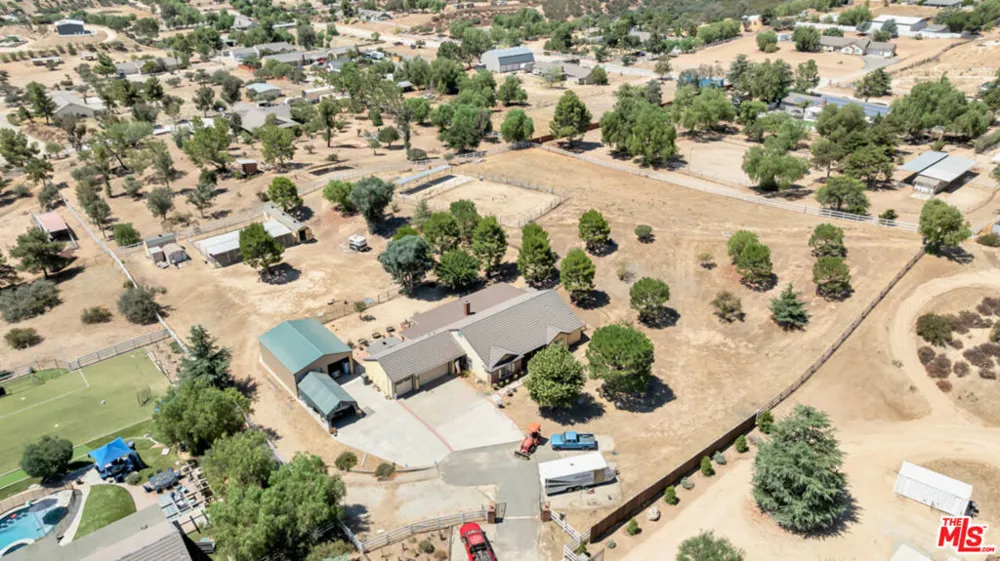 11734 Chisholm Court Agua Dulce, CA 91390