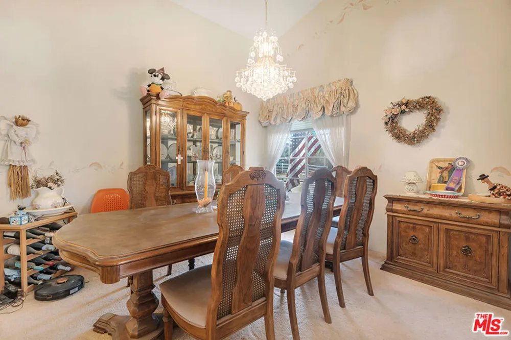 11734 Chisholm Court Agua Dulce, CA 91390