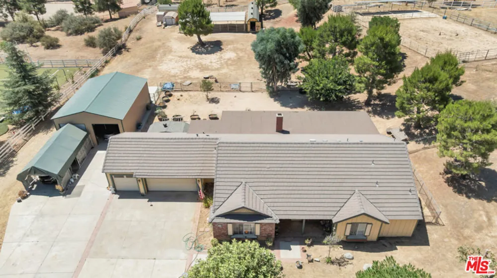 11734 Chisholm Court Agua Dulce, CA 91390