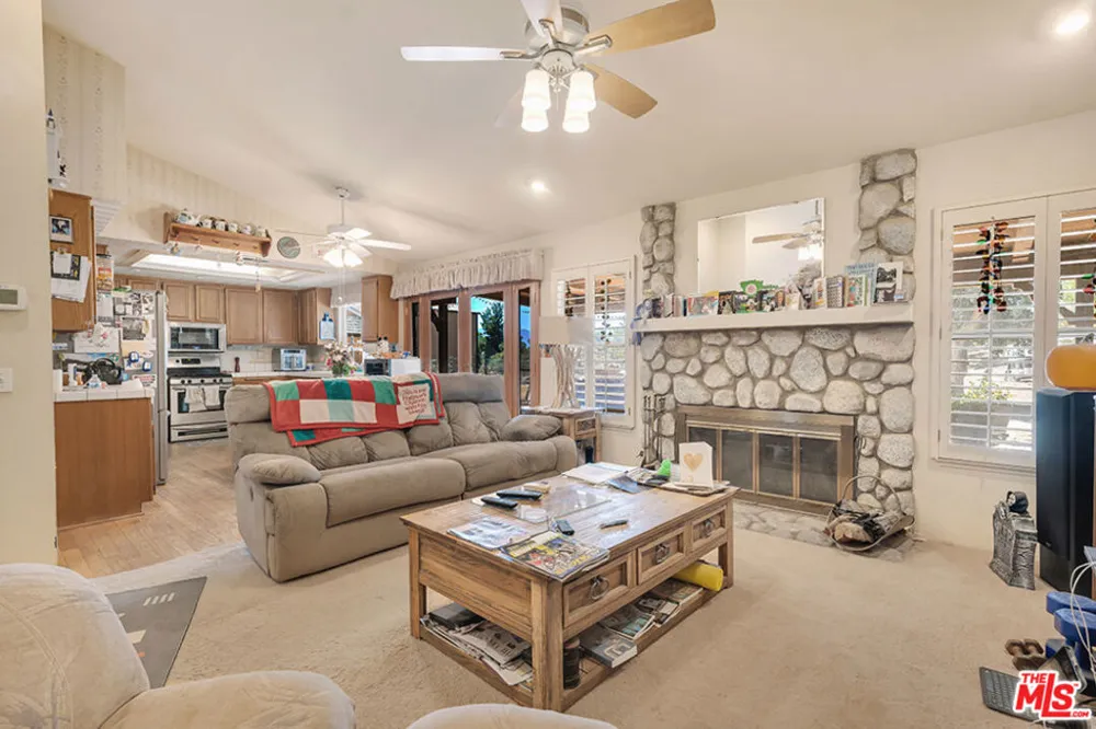 11734 Chisholm Court Agua Dulce, CA 91390