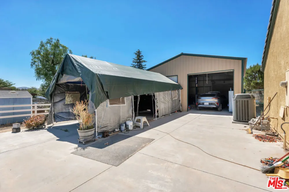 11734 Chisholm Court Agua Dulce, CA 91390