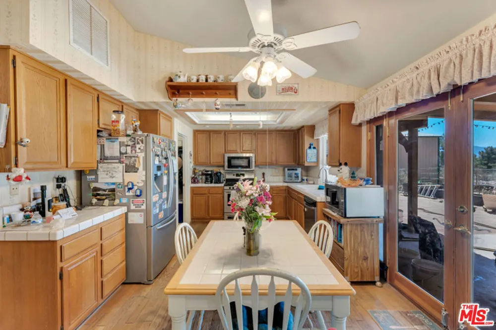 11734 Chisholm Court Agua Dulce, CA 91390