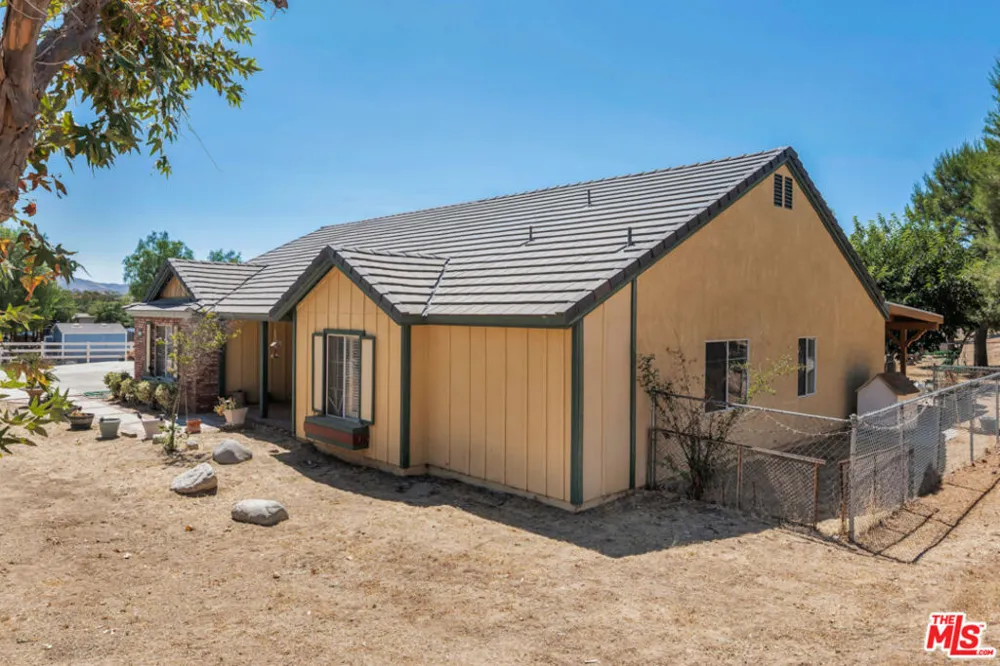 11734 Chisholm Court Agua Dulce, CA 91390