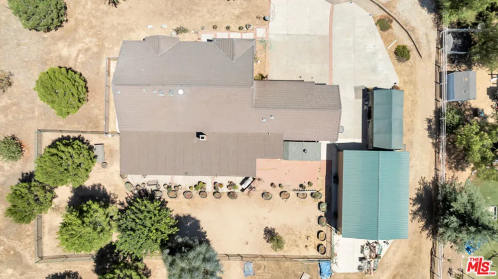 11734 Chisholm Court Agua Dulce, CA 91390