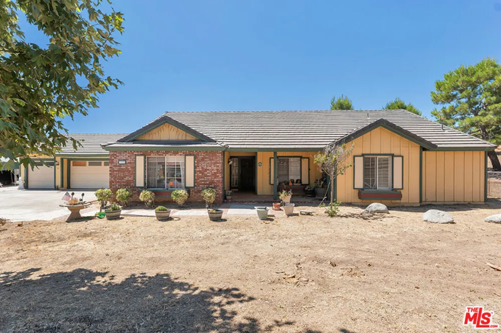 11734 Chisholm Court Agua Dulce, CA 91390
