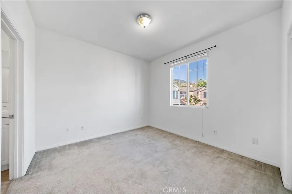 661 Lavender Azusa, CA 91702