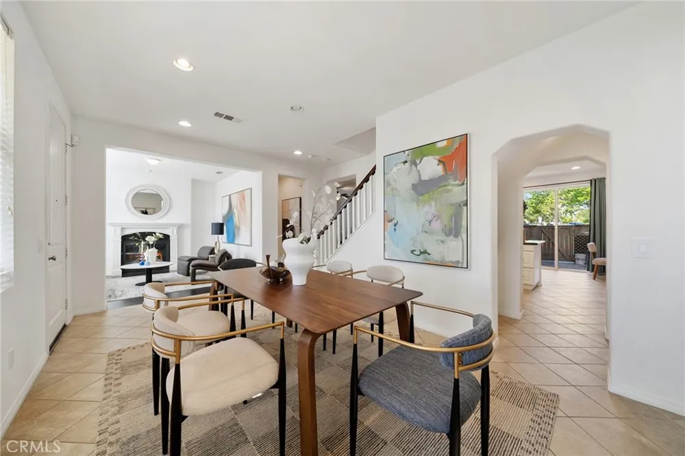 661 Lavender Azusa, CA 91702