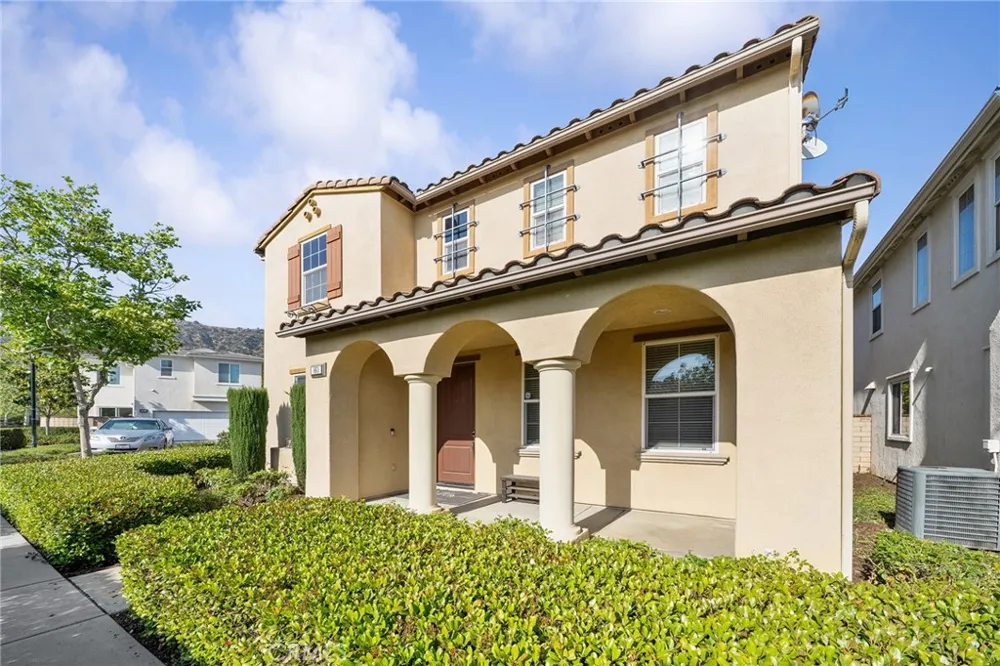 661 Lavender Azusa, CA 91702