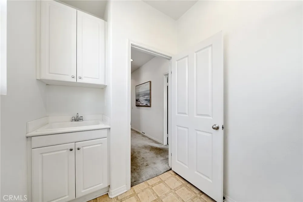 661 Lavender Azusa, CA 91702