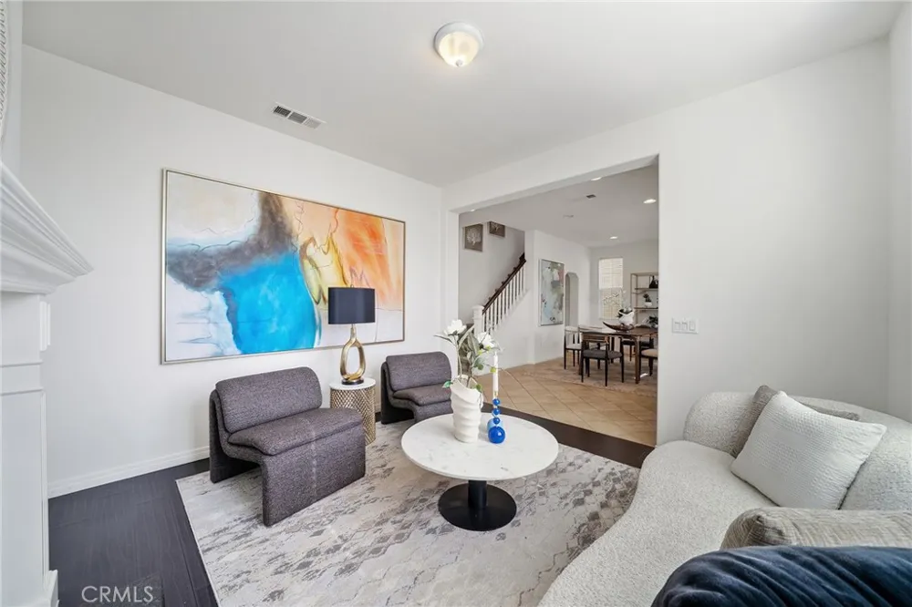 661 Lavender Azusa, CA 91702