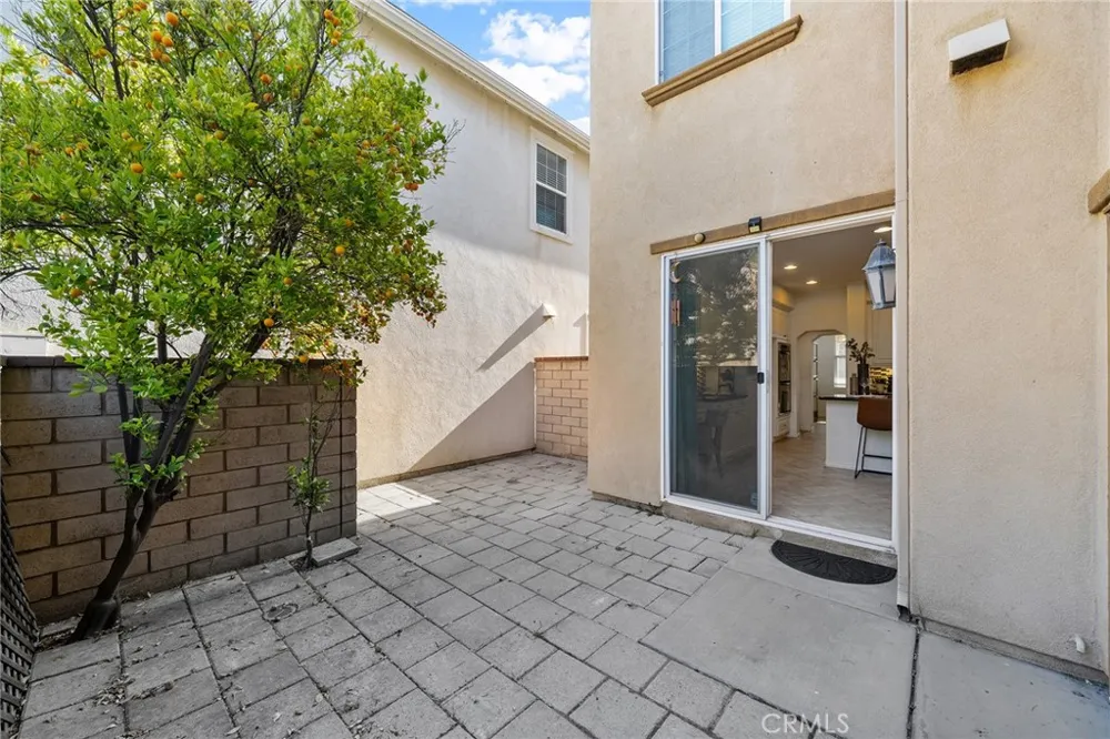 661 Lavender Azusa, CA 91702