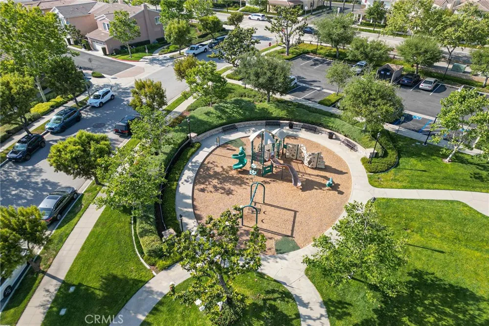 661 Lavender Azusa, CA 91702