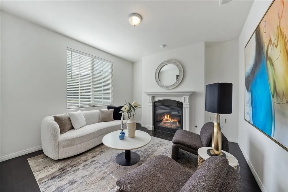 661 Lavender Azusa, CA 91702