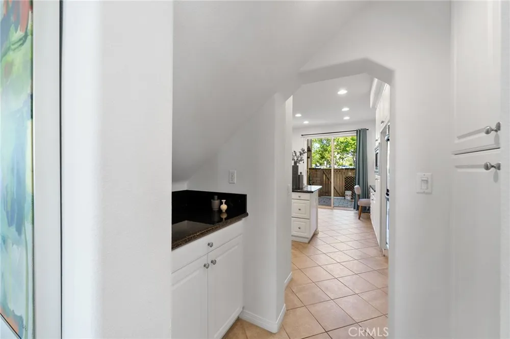 661 Lavender Azusa, CA 91702