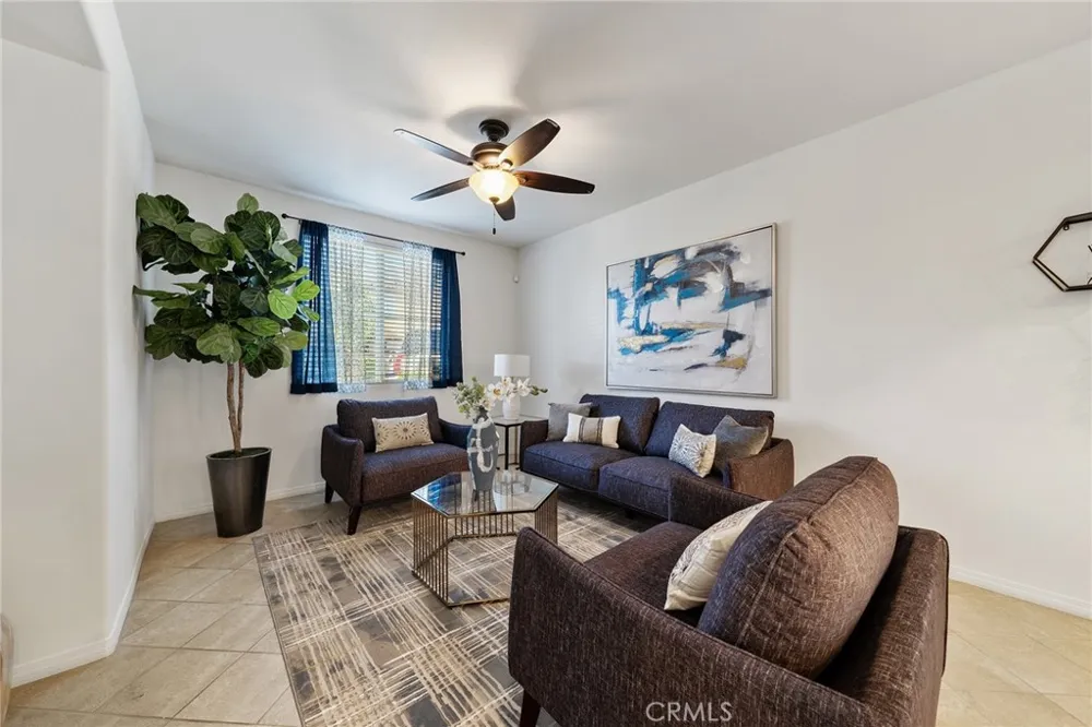 661 Lavender Azusa, CA 91702