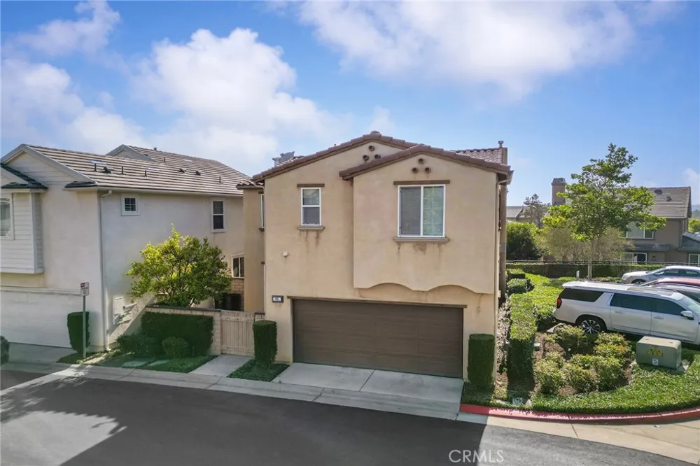661 Lavender Azusa, CA 91702