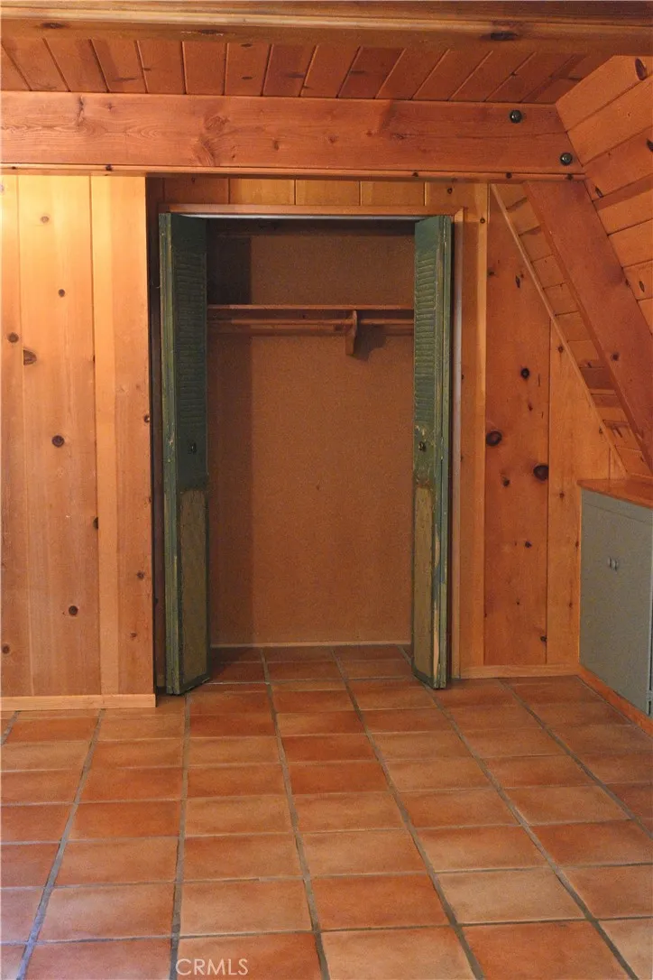 1628 Thrush Wrightwood, CA 92397