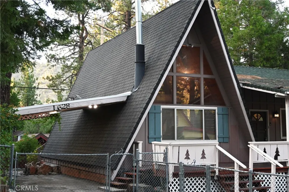 1628 Thrush Wrightwood, CA 92397