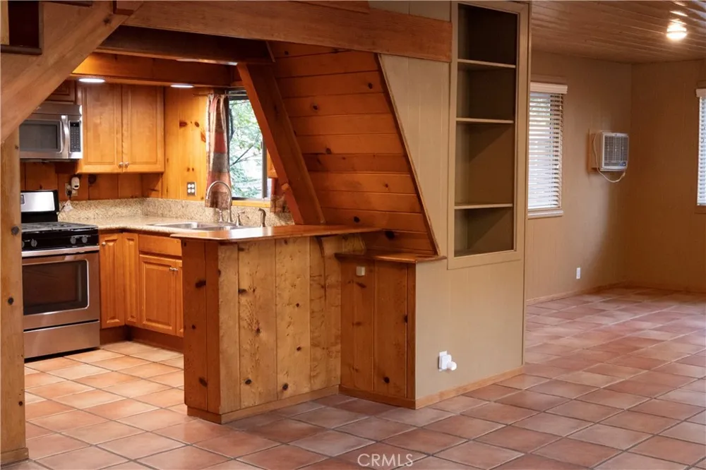 1628 Thrush Wrightwood, CA 92397