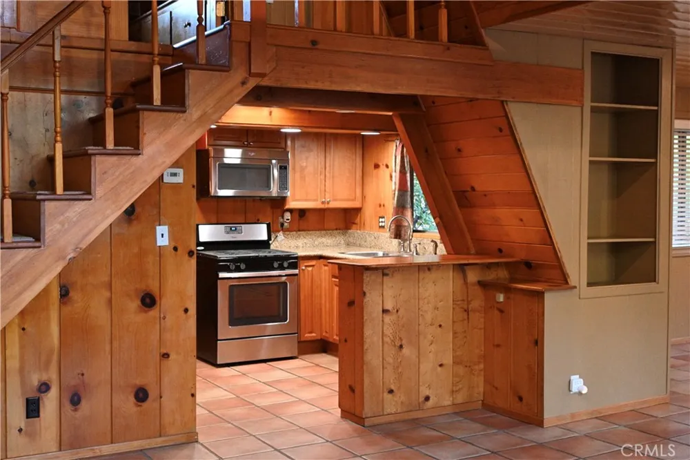 1628 Thrush Wrightwood, CA 92397