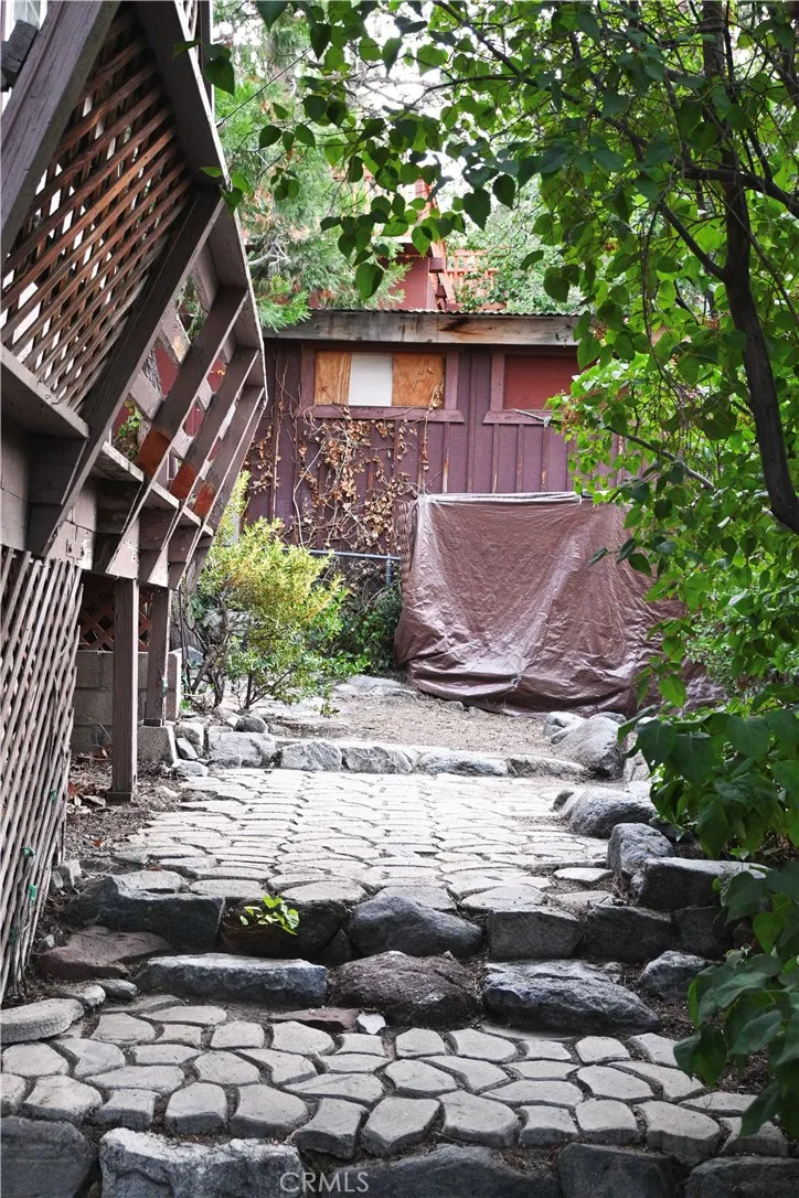 1628 Thrush Wrightwood, CA 92397