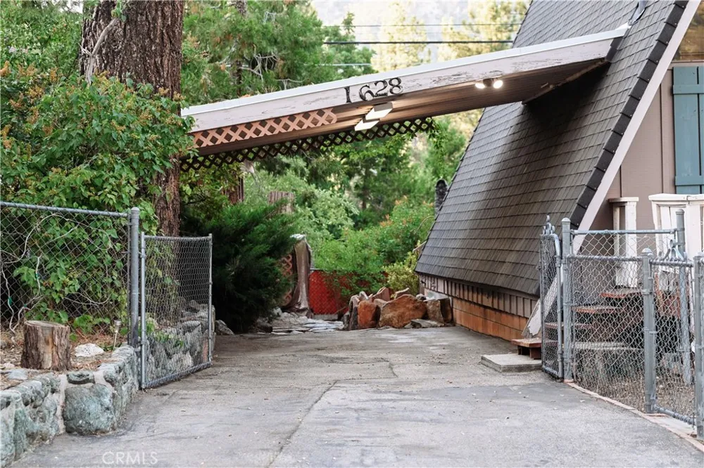 1628 Thrush Wrightwood, CA 92397