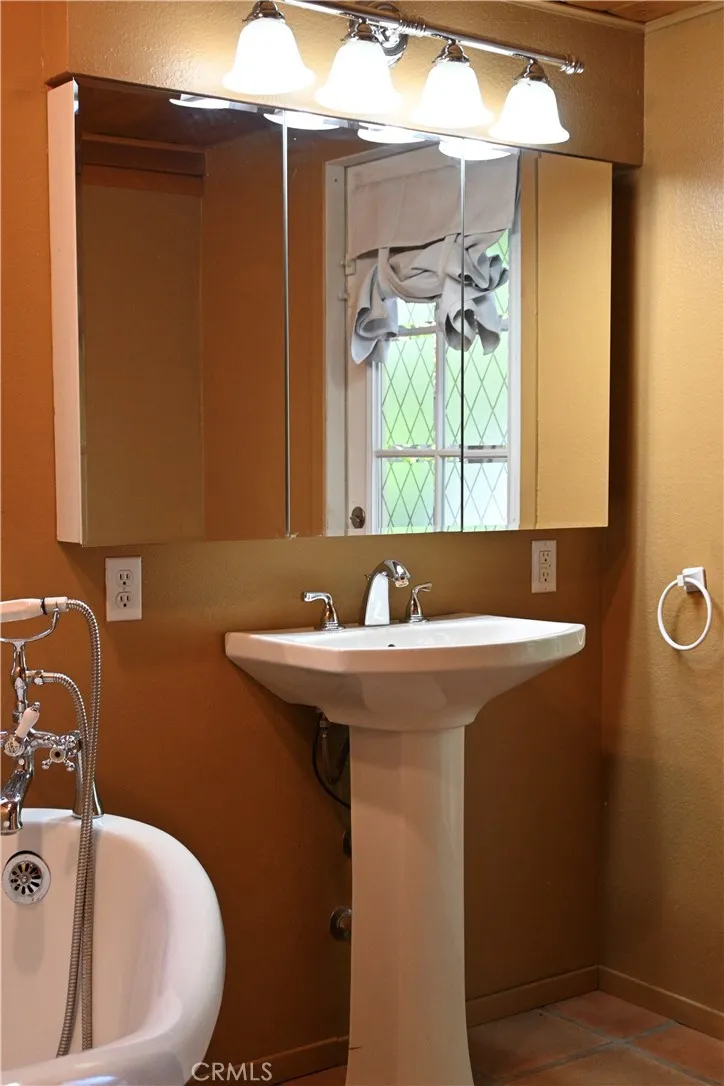 1628 Thrush Wrightwood, CA 92397